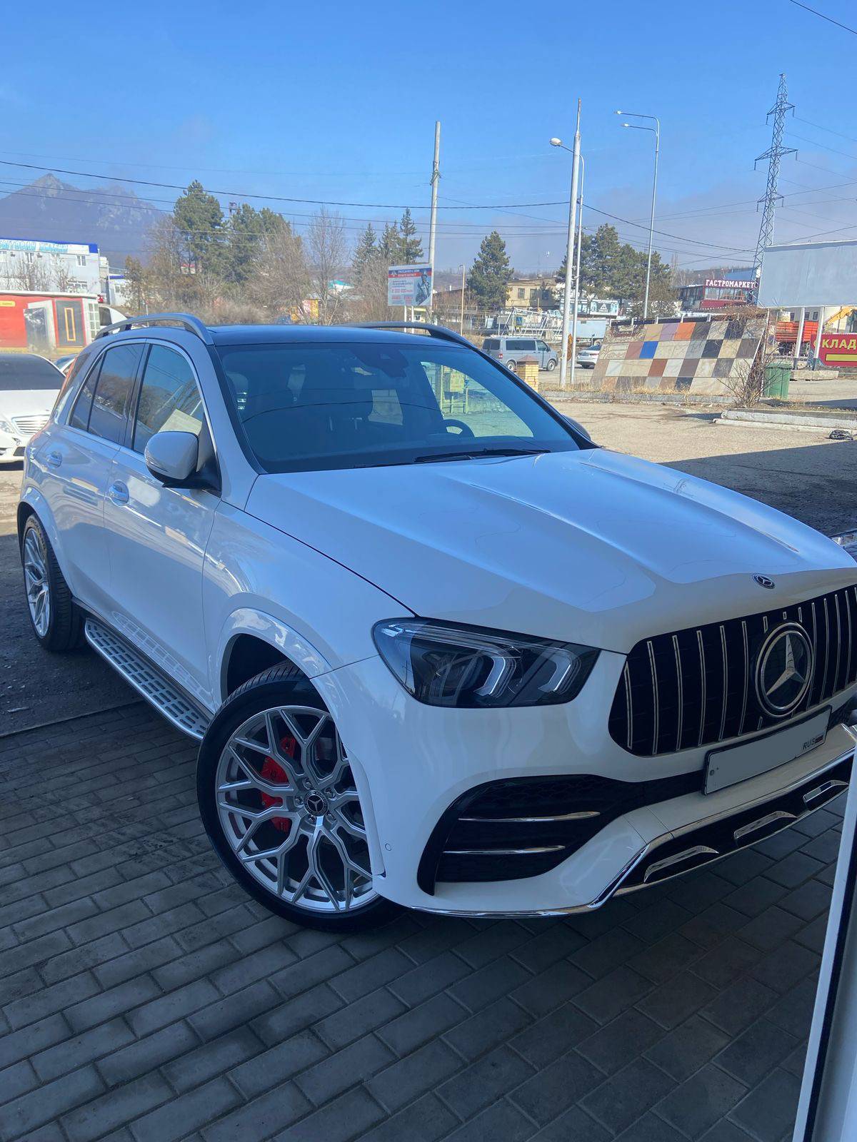 Mercedes Benz GLE V167 на 22" кованых дисках нашего производства фото 2